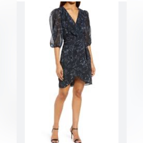 Hogan Dresses & Skirts - Halogen® Chiffon Faux Wrap Dress Size S